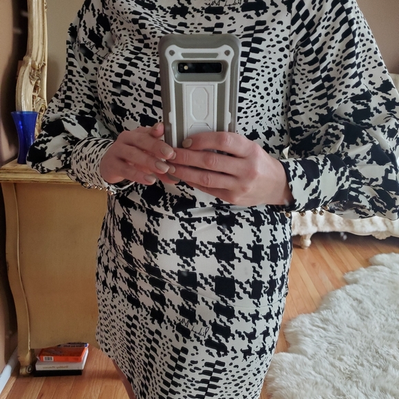 Dress - Picture 2 of 4